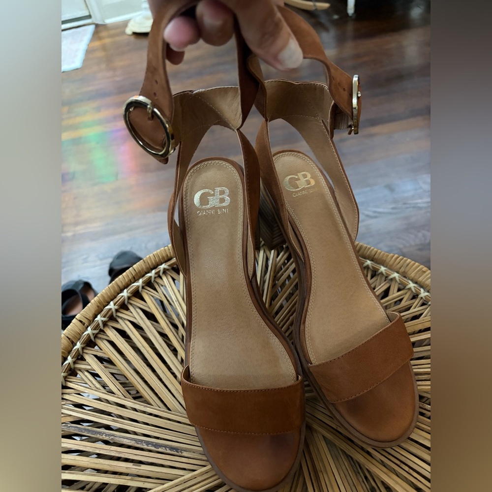 Gianni Bini women’s brown heels - Picture 6 of 8